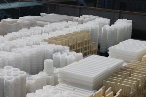 哪種材質(zhì)的護(hù)坡六角磚模具使用壽命最長 哪種材質(zhì)的護(hù)坡六角磚模具使用壽命最長