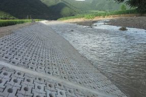 河道護坡施工方式類別 河道護坡施工方式類別