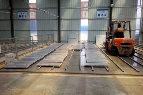濟青高鐵預(yù)制蓋板塑料模具中鐵二十一局三分部施工現(xiàn)場 濟青高鐵預(yù)制蓋板塑料模具中鐵二十一局三分部施工現(xiàn)場