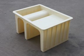 采用預制U型槽模具構建水泥槽溝的優(yōu)勢 采用預制U型槽模具構建水泥槽溝的優(yōu)勢