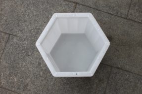 六邊形護(hù)坡模具施工前的準(zhǔn)備過(guò)程 六邊形護(hù)坡模具施工前的準(zhǔn)備過(guò)程
