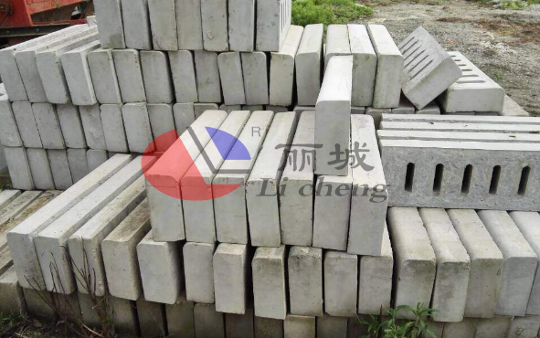 路側(cè)石鋼模具脫模模板拆除要求 路側(cè)石鋼模具脫模模板拆除要求